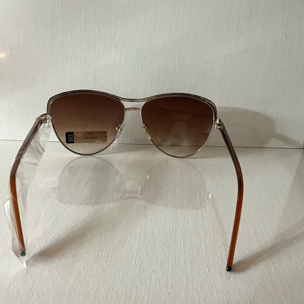 Chic Tortoise Shell Gradient Sunglasses - Picture 3 of 4
